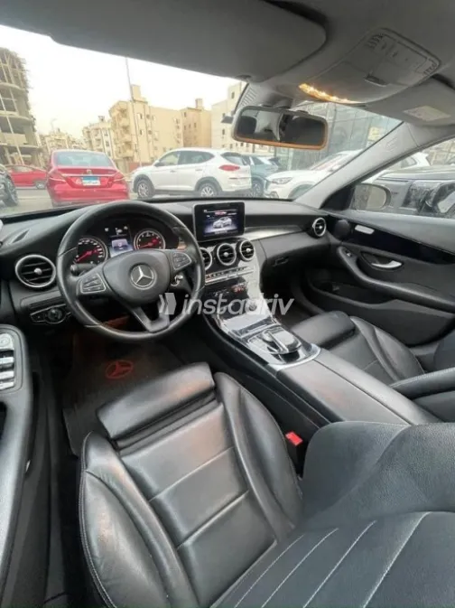 Mercedes C 180 2015 Black Automatic Used for Sale in Cairo - 6