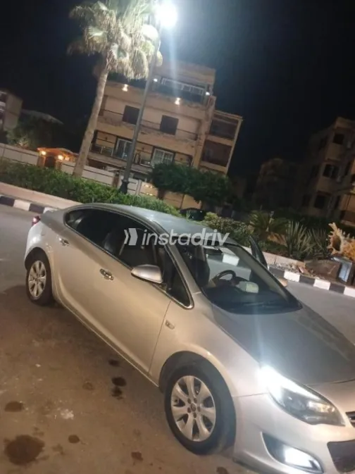 Opel Astra 2019 Silver Automatic Used for Sale in Alexandria - 2