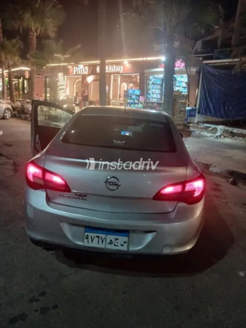 Opel Astra 2019 Silver Automatic Used for Sale in Alexandria - 3