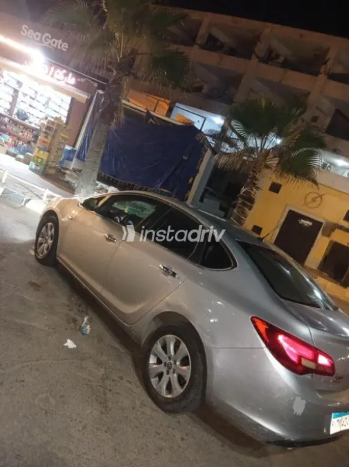 Opel Astra 2019 Silver Automatic Used for Sale in Alexandria - 4