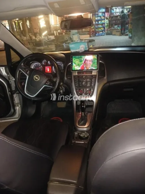 Opel Astra 2019 Silver Automatic Used for Sale in Alexandria - 7