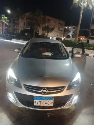 Opel Astra 2019 Silver Automatic Used for Sale in Alexandria