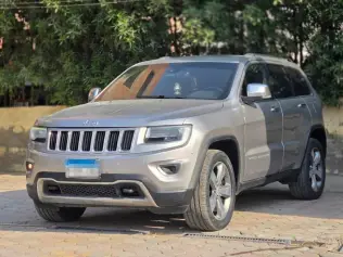 Jeep Grand Cherokee 2016 Silver Automatic Used for Sale in Cairo