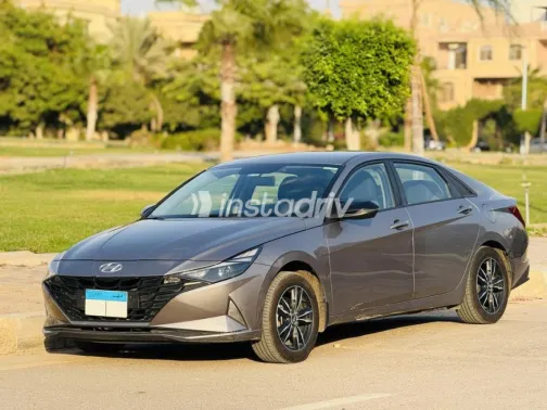 Hyundai Elantra 2022 Brown Automatic Used for Sale in Cairo - 1