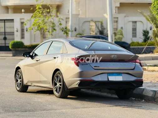 Hyundai Elantra 2022 Brown Automatic Used for Sale in Cairo - 10