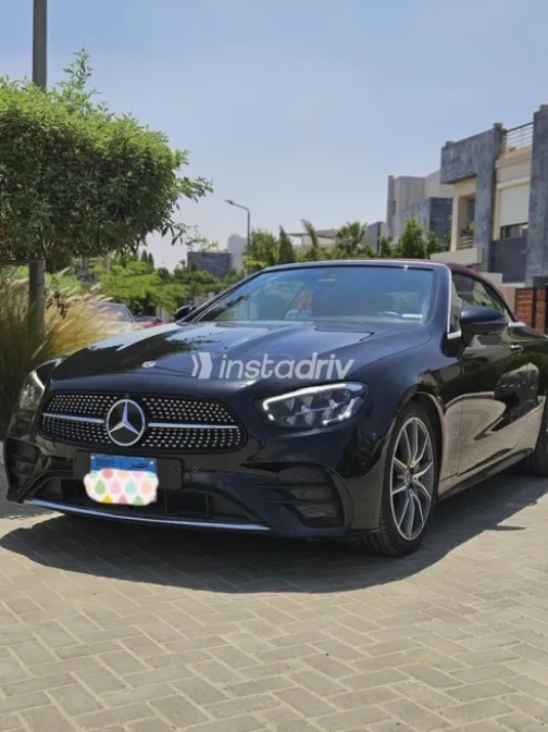 Mercedes E 200 2021 Black Automatic Used for Sale in Sheikh Zayed City - 2