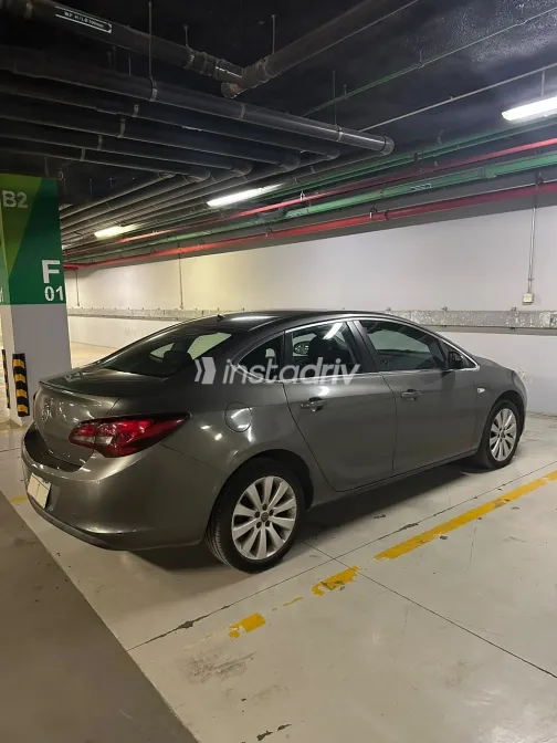 Opel Astra 2017 Dark Gray Automatic Used for Sale in Greater Cairo ( Cairo + Giza) - 3