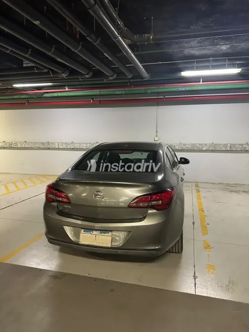Opel Astra 2017 Dark Gray Automatic Used for Sale in Greater Cairo ( Cairo + Giza) - 4