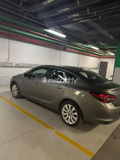 Opel Astra 2017 Dark Gray Automatic Used for Sale in Greater Cairo ( Cairo + Giza) - 5