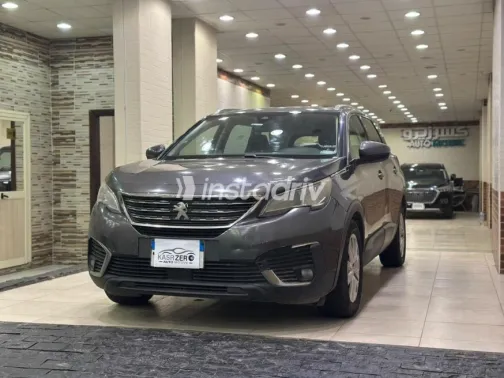 بيجو 5008 2019 رمادي أوتوماتيك مستعملة للبيع في الهرم - 9