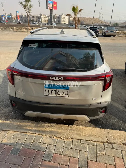 Kia Seltos 2025 Silver Automatic Used for Sale in Greater Cairo ( Cairo + Giza) - 3