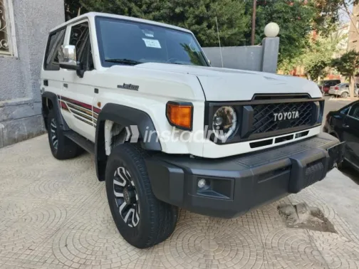 Toyota Land Cruiser 2025 White Automatic Used for Sale in Nasr city - 2