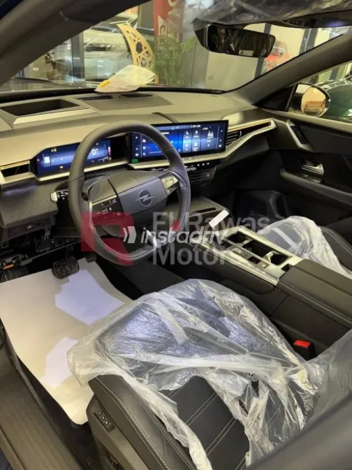 Opel Grandland 2027 Gray Automatic New for Sale in Madinaty - 2