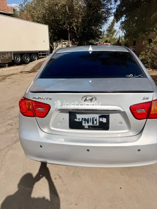 Hyundai Avante 2009 Silver Automatic Used for Sale in Greater Cairo ( Cairo + Giza) - 2