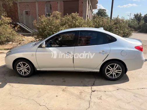Hyundai Avante 2009 Silver Automatic Used for Sale in Greater Cairo ( Cairo + Giza) - 4