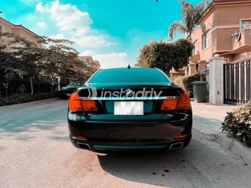 BMW 740 2010 Black Automatic Used for Sale in Cairo - 7