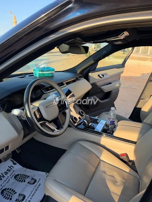 Land Rover Velar 2023 White Automatic Used for Sale in Greater Cairo ( Cairo + Giza) - 4