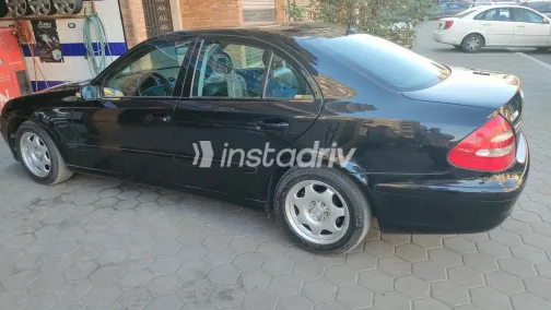 Mercedes E 200 2005 Black Automatic Used for Sale in Greater Cairo ( Cairo + Giza) - 1