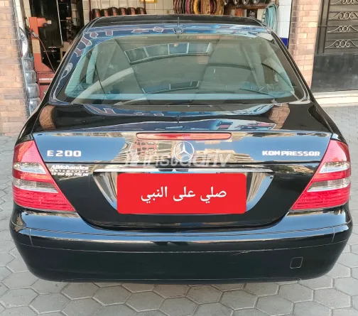 Mercedes E 200 2005 Black Automatic Used for Sale in Greater Cairo ( Cairo + Giza) - 2