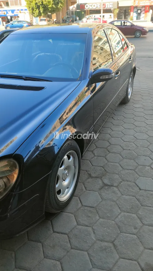 Mercedes E 200 2005 Black Automatic Used for Sale in Greater Cairo ( Cairo + Giza) - 6