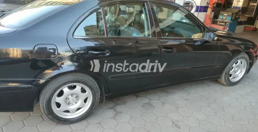 Mercedes E 200 2005 Black Automatic Used for Sale in Greater Cairo ( Cairo + Giza) - 9