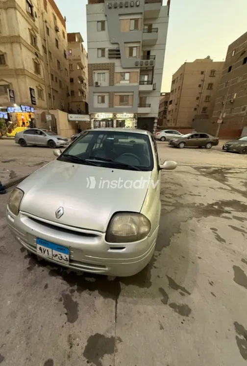 Renault Clio 2002 Silver Manual Used for Sale in Greater Cairo ( Cairo + Giza) - 3