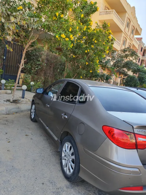 Hyundai Elantra HD 2019 Brown Automatic Used for Sale in Greater Cairo ( Cairo + Giza) - 2