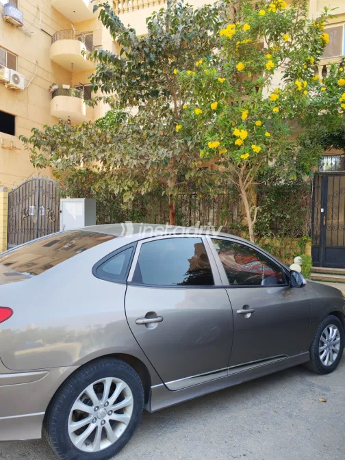 Hyundai Elantra HD 2019 Brown Automatic Used for Sale in Greater Cairo ( Cairo + Giza) - 3