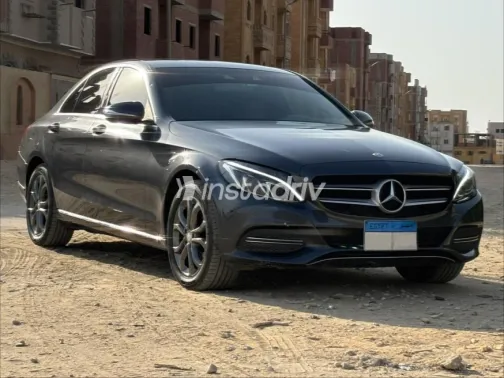 Mercedes C 180 2015 Silver Automatic Used for Sale in Faiyum - 9