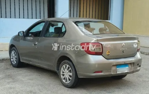 Renault Logan 2014 Gold Manual Used for Sale in El Mahalla - 1