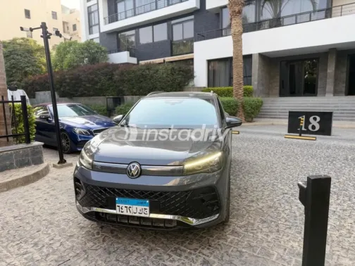 Volkswagen Tiguan 2024 Gray Automatic Used for Sale in Nasr city - 3