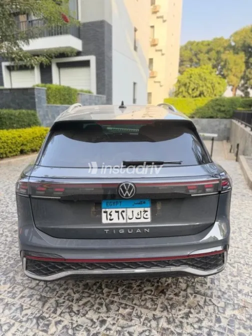 Volkswagen Tiguan 2024 Gray Automatic Used for Sale in Nasr city - 7