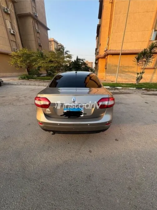Renault Fluence 2016 Bronze Automatic Used for Sale in Cairo - 3