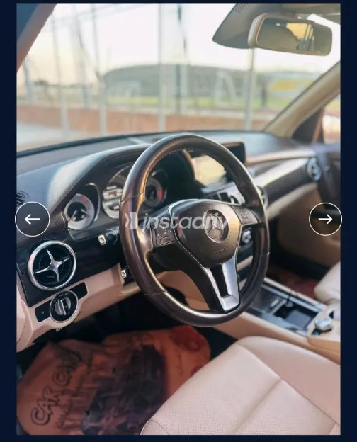 Mercedes GLK 250 2015 Black Automatic Used for Sale in Greater Cairo ( Cairo + Giza) - 2