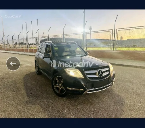Mercedes GLK 250 2015 Black Automatic Used for Sale in Greater Cairo ( Cairo + Giza) - 4