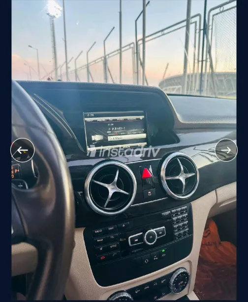 Mercedes GLK 250 2015 Black Automatic Used for Sale in Greater Cairo ( Cairo + Giza) - 6