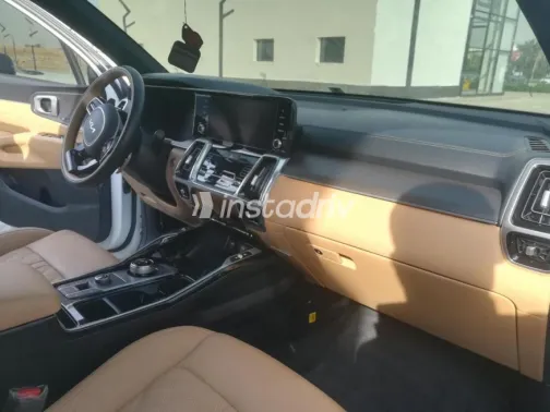 Kia Sorento 2023 White Automatic Used for Sale in Al Shorouk - 5