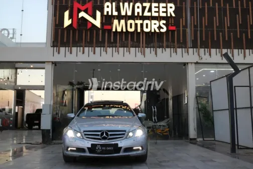 Mercedes E 350 2010 Silver Automatic Used for Sale in Sheikh Zayed City - 1