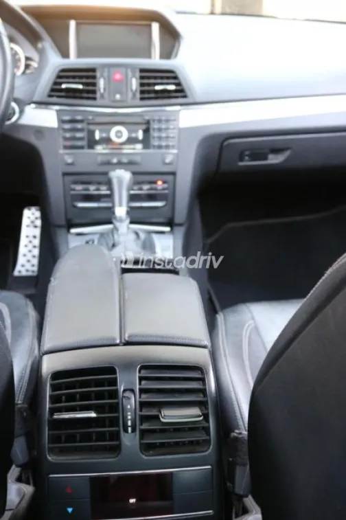 Mercedes E 350 2010 Silver Automatic Used for Sale in Sheikh Zayed City - 6