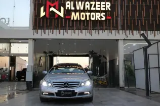 Mercedes E 350 2010 Silver Automatic Used for Sale in Sheikh Zayed City