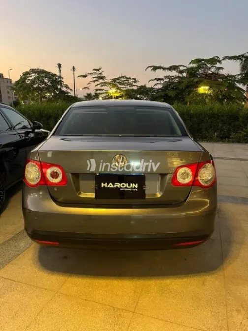Volkswagen Jetta 2007 Gray Automatic Used for Sale in Cairo - 7