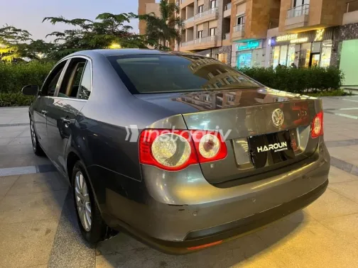 Volkswagen Jetta 2007 Gray Automatic Used for Sale in Cairo - 8