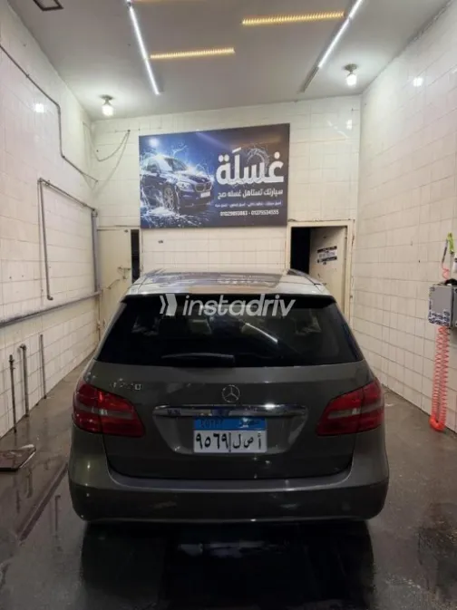 Mercedes B 200 2013 Gold Automatic Used for Sale in Cairo - 5