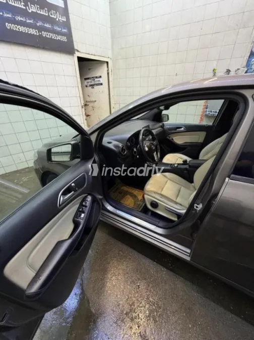 Mercedes B 200 2013 Gold Automatic Used for Sale in Cairo - 6
