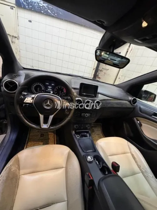 Mercedes B 200 2013 Gold Automatic Used for Sale in Cairo - 7