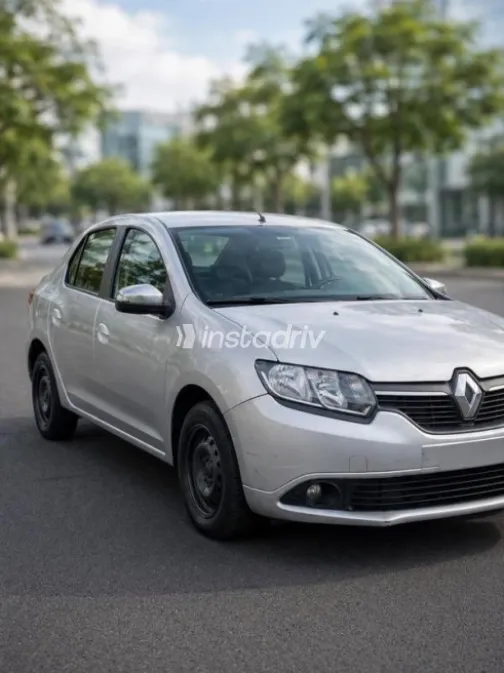 Renault Logan 2017 Silver Automatic Used for Sale in 6 October - 1