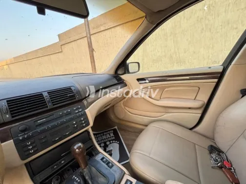 BMW 318 2005 Black Automatic Used for Sale in Heliopolis - 10