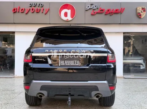 Land Rover Range Rover Sport 2021 Black Automatic Used for Sale in Nasr city - 3