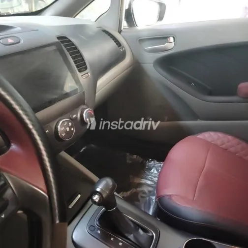Kia Cerato 2016 White Automatic Used for Sale in Cairo - 6