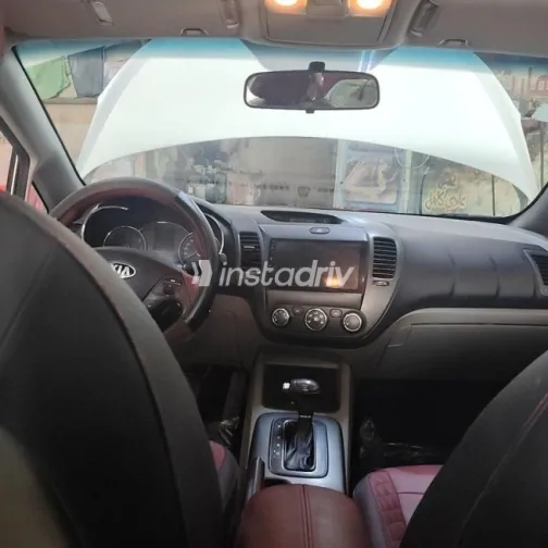 Kia Cerato 2016 White Automatic Used for Sale in Cairo - 7